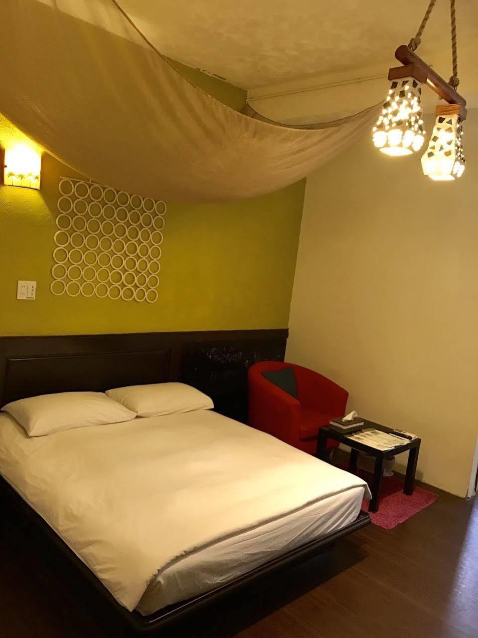 Love Hostel Tainan Esterno foto