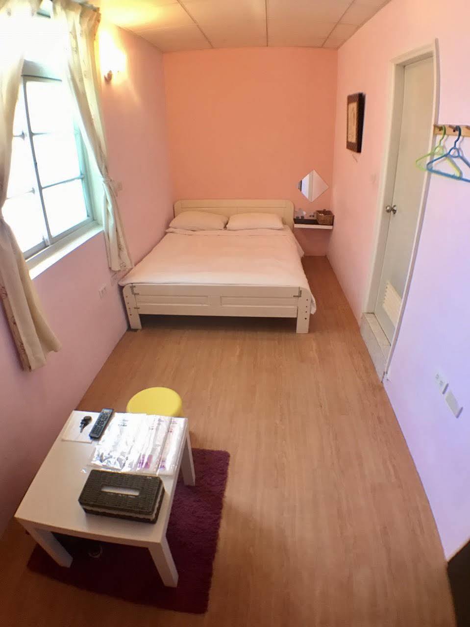Love Hostel Tainan Esterno foto
