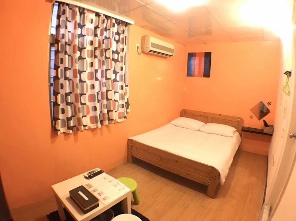 Love Hostel Tainan Esterno foto