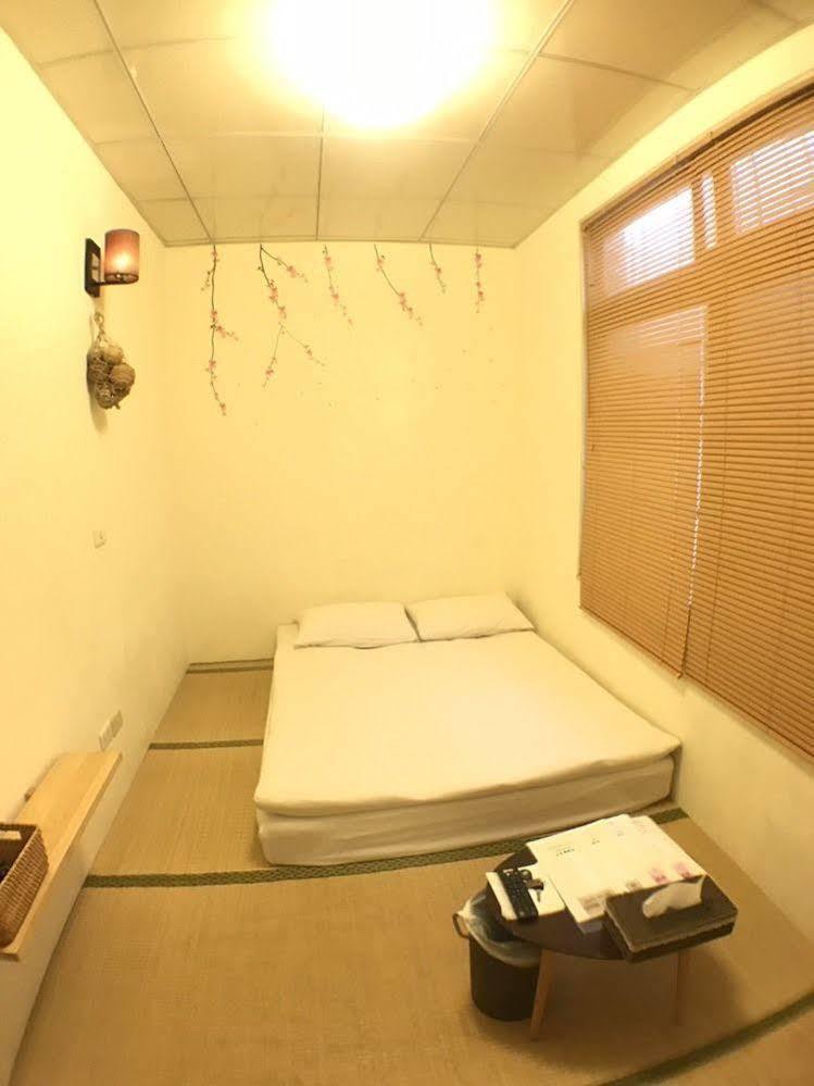 Love Hostel Tainan Esterno foto