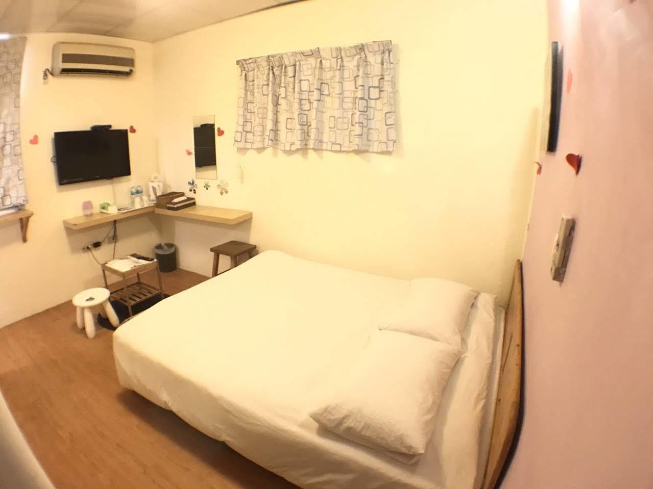 Love Hostel Tainan Esterno foto